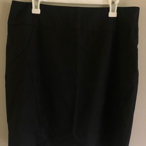 Classic black pencil skirt w/ flattering pleating